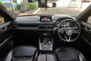 เช่ารถยนต์ MAZDA CX8 (21-23) ภาพถ่าย 9