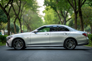 เช่ารถยนต์ Mercedes Benz E AMG (19-22) ภาพถ่าย 6