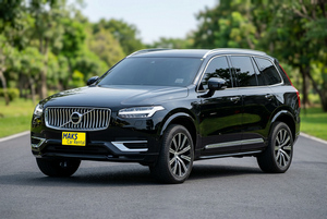 เช่ารถยนต์ Volvo XC90 (19-23) ภาพถ่าย 4