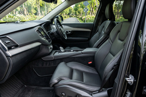 เช่ารถยนต์ Volvo XC90 (19-23) ภาพถ่าย 7