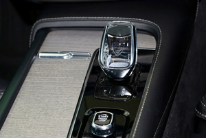 เช่ารถยนต์ Volvo XC90 (19-23) ภาพถ่าย 11