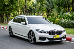 เช่ารถยนต์ BMW 740 M Sport(19-22) ภาพถ่าย 1