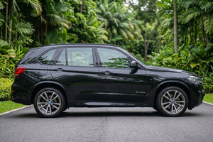 เช่ารถยนต์ BMW X5 M SPORT (17-19) ภาพถ่าย 3