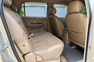 เช่ารถยนต์ Isuzu MU7 ภาพถ่าย 6
