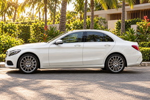 เช่ารถยนต์ Mercedes Benz C AMG (17-23) ภาพถ่าย 7