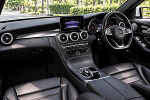 เช่ารถยนต์ Mercedes Benz C AMG (17-23) ภาพถ่าย 10