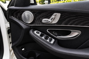 เช่ารถยนต์ Mercedes Benz C AMG (17-23) ภาพถ่าย 16