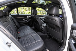 เช่ารถยนต์ Mercedes Benz C AMG (17-23) ภาพถ่าย 17