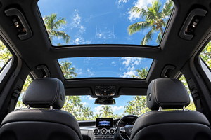 เช่ารถยนต์ Mercedes Benz C AMG (17-23) ภาพถ่าย 18